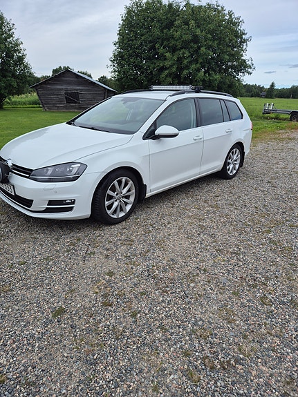 Volkswagen Golf VII 2 of 5