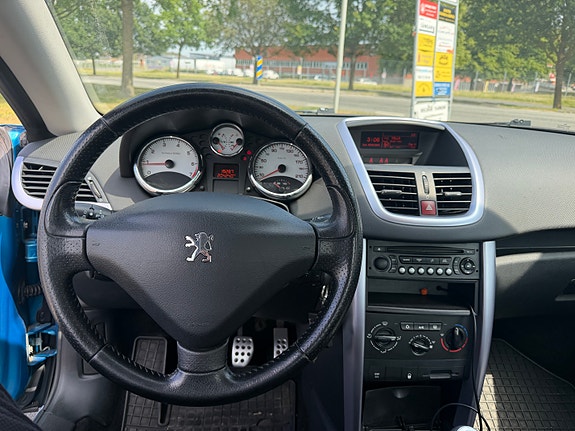 Peugeot 207 CC 3 of 5