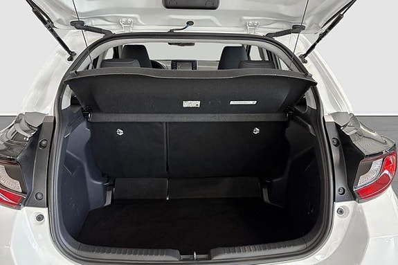 Toyota Yaris 12 of 12
