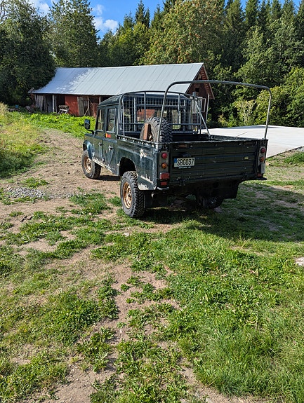 Land Rover Defender 130 29 of 29
