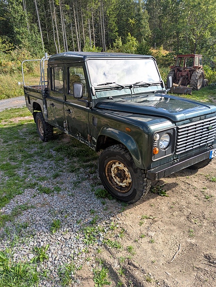Land Rover Defender 130 24 of 29