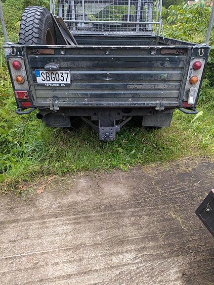 Land Rover Defender 130 3 of 29