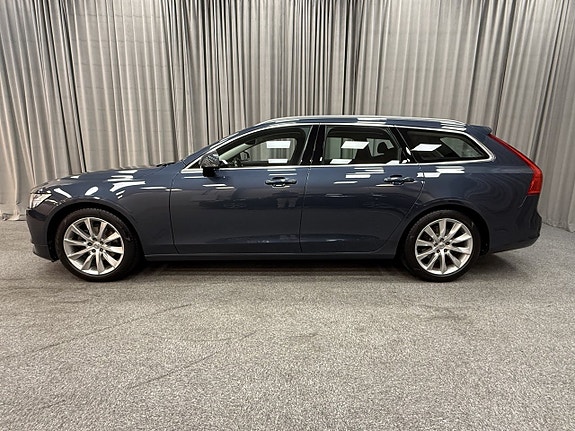 Volvo V90 2 of 5