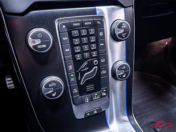 Volvo V40 25 of 28