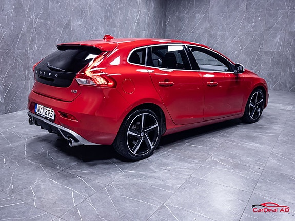 Volvo V40 7 of 28