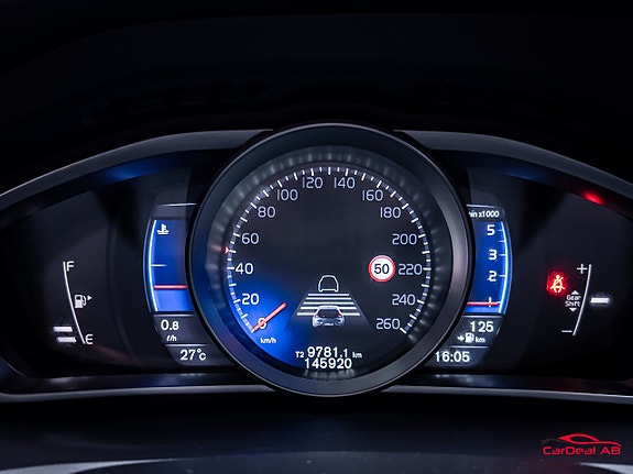 Volvo V40 19 of 28