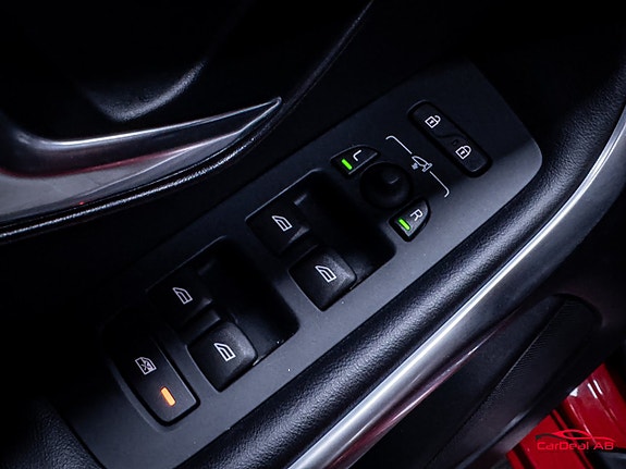 Volvo V40 24 of 28