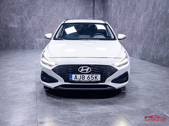 Hyundai i30 2 of 5