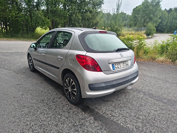 Peugeot 207 4 of 5