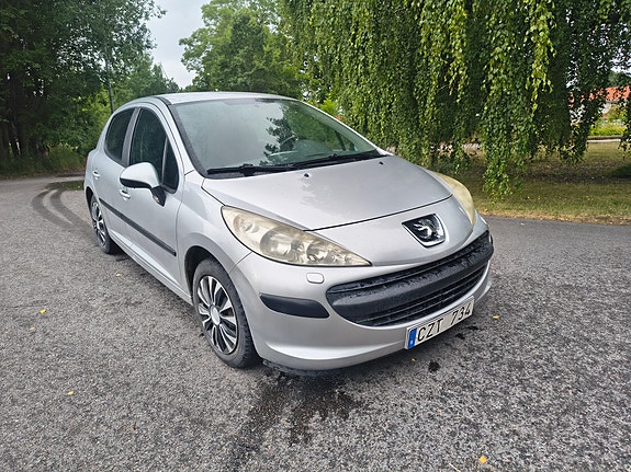 Peugeot 207 2 of 5