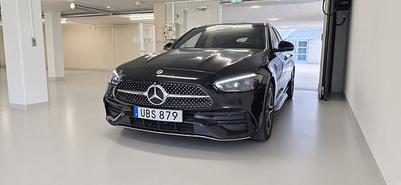 Mercedes-Benz C220 d 2 of 7