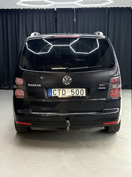 Volkswagen Touran 10 of 14
