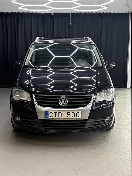 Volkswagen Touran 11 of 14