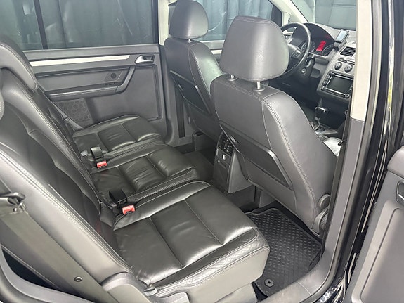 Volkswagen Touran 8 of 14