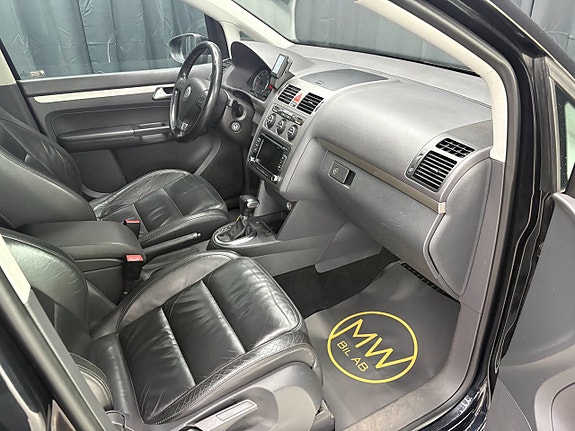 Volkswagen Touran 6 of 14