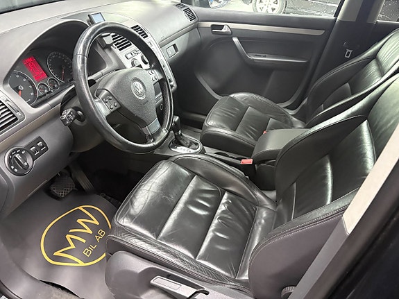 Volkswagen Touran 5 of 5