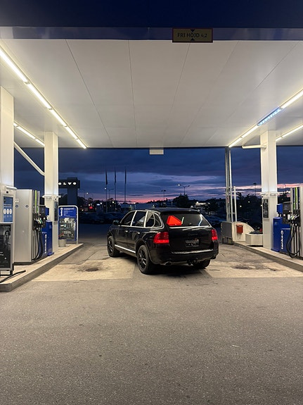 Porsche Cayenne 19 of 19