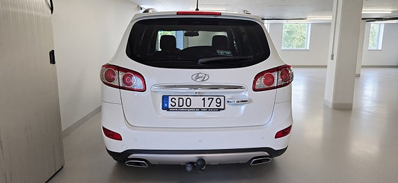 Hyundai Santa Fe 4 of 9