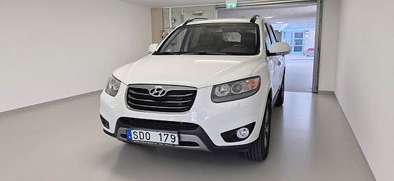Hyundai Santa Fe 2 of 9