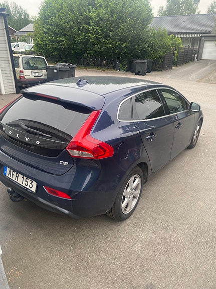 Volvo V40 3 of 5