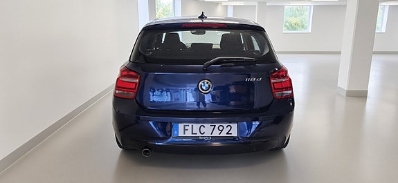 BMW 118d 4 of 7