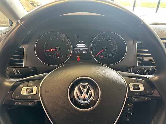 Volkswagen Golf Sportsvan 11 of 20