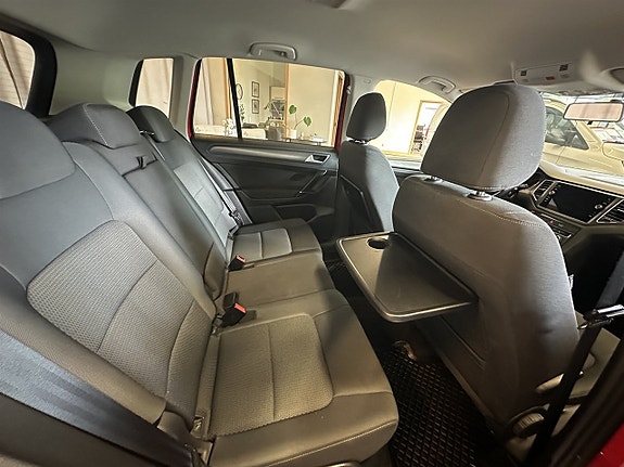 Volkswagen Golf Sportsvan 10 of 20