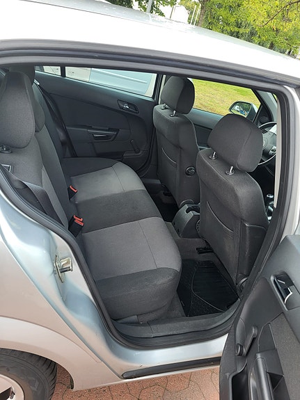 Opel Astra 5 of 5