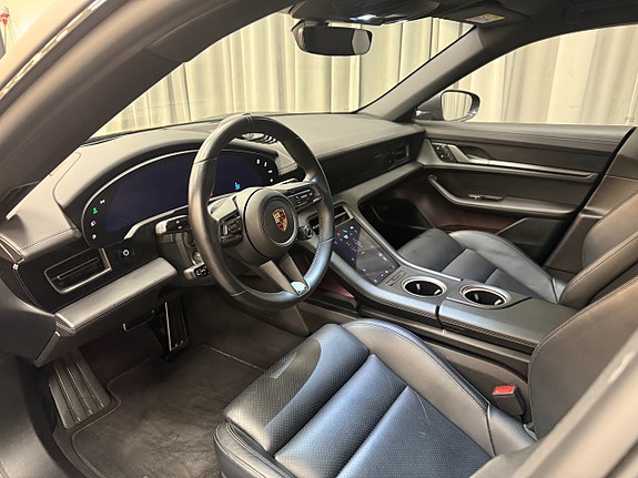 Porsche Taycan 4S 9 of 19