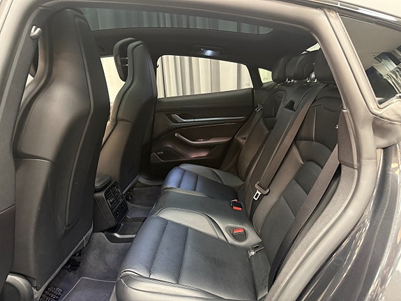 Porsche Taycan 4S 12 of 19