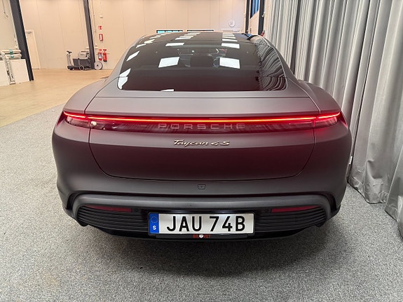 Porsche Taycan 4S 4 of 5