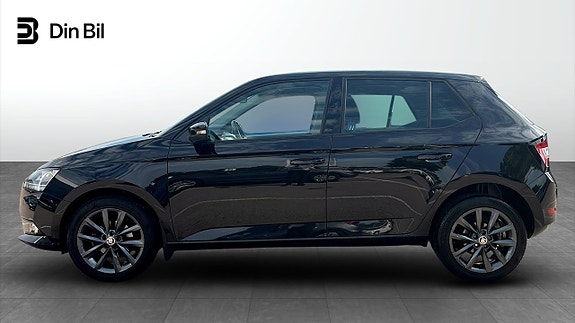 Skoda Fabia 2 of 13