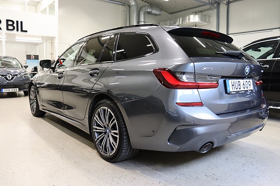 BMW 330e 5 of 26