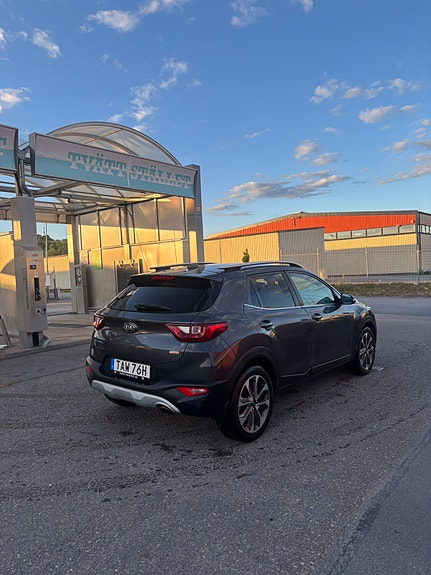 Kia Stonic 2 of 19