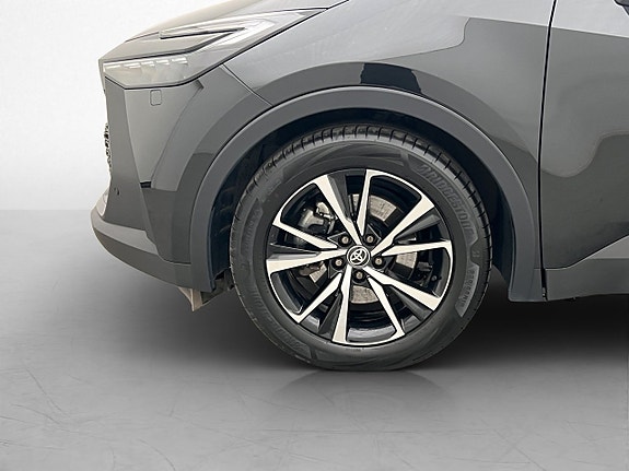 Toyota C-HR 28 of 30