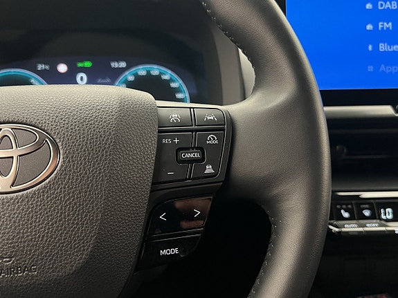 Toyota C-HR 16 of 30