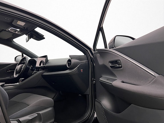 Toyota C-HR 24 of 30
