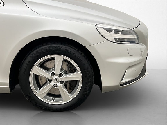 Volvo V40 30 of 30