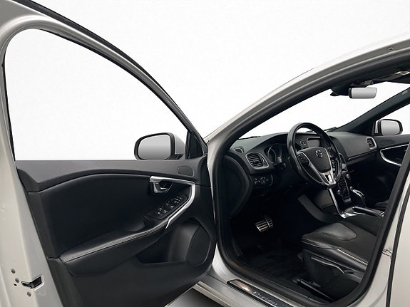 Volvo V40 10 of 30