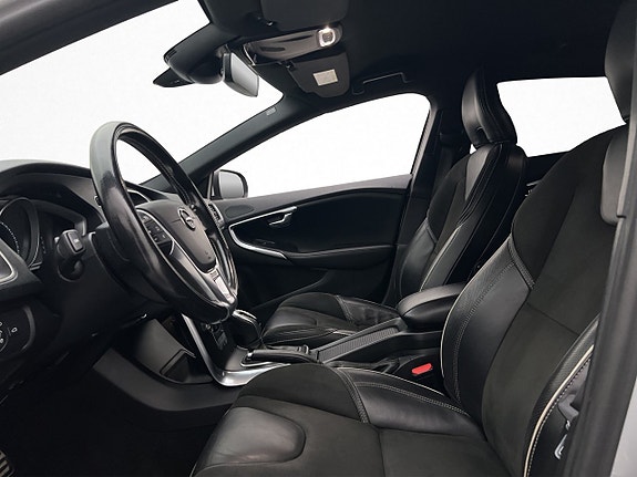 Volvo V40 11 of 30