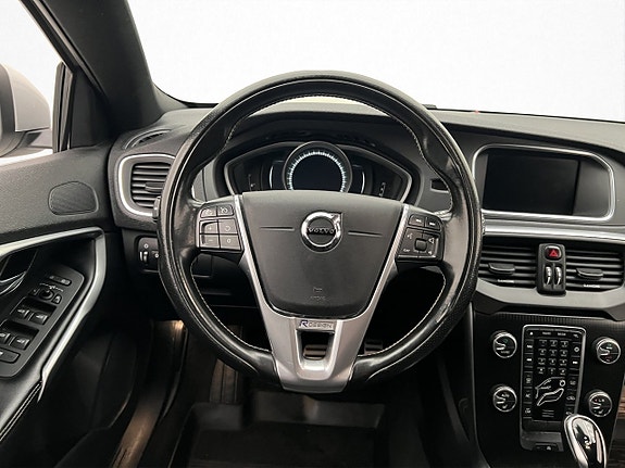 Volvo V40 12 of 30