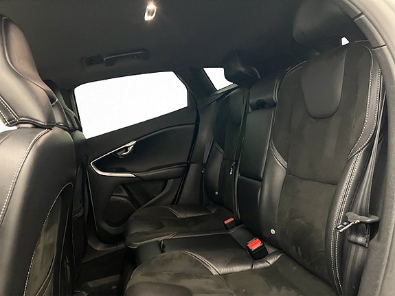 Volvo V40 25 of 30