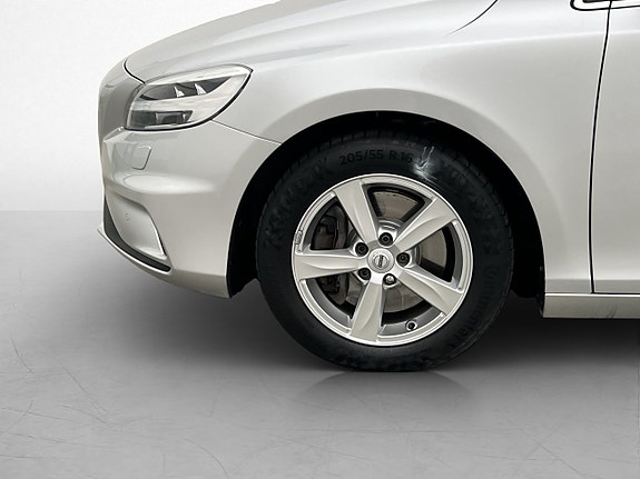 Volvo V40 27 of 30