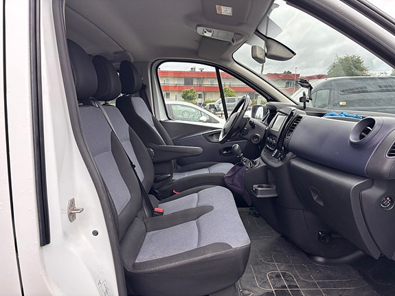 Opel Vivaro 7 of 14