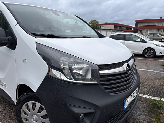 Opel Vivaro 4 of 5