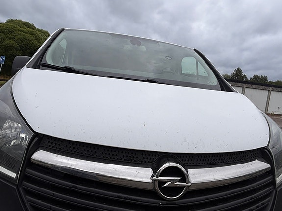 Opel Vivaro 12 of 14