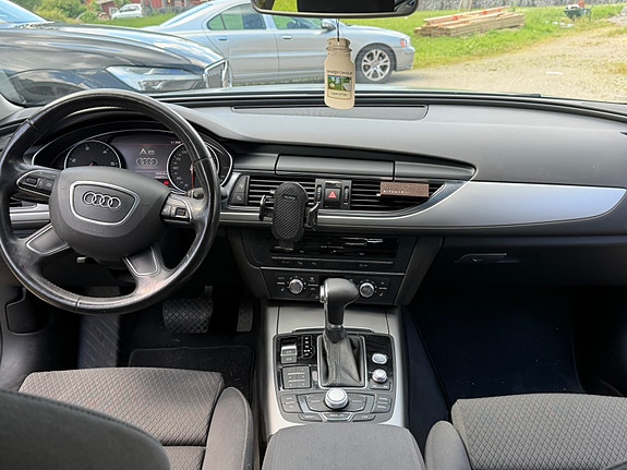 Audi A6 9 of 17