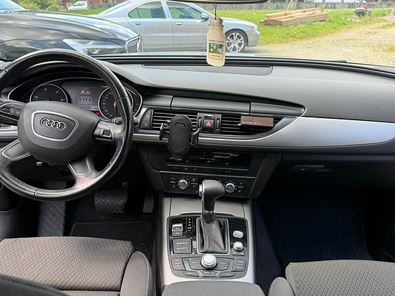 Audi A6 8 of 17