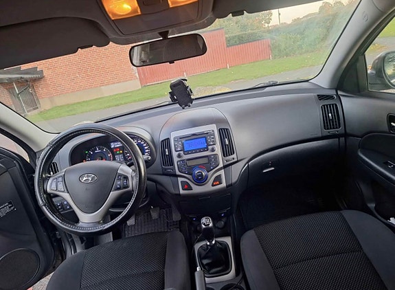 Hyundai i30 3 of 3