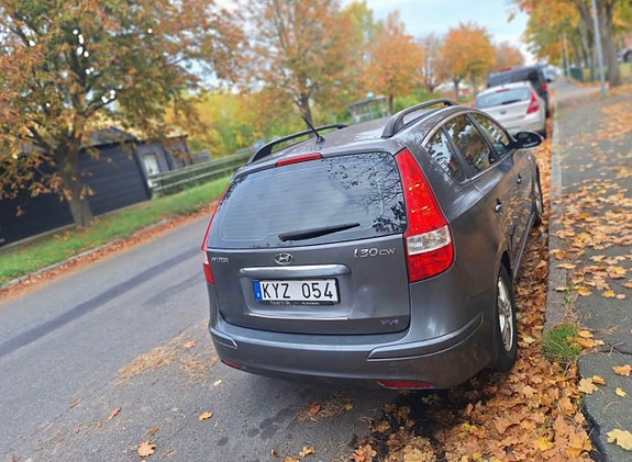 Hyundai i30 2 of 3